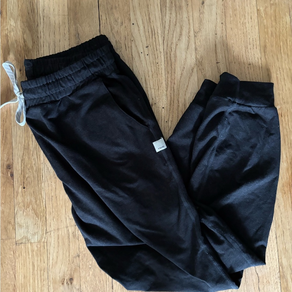 Vuori Black Sweatpants Relaxed Fit Joggers